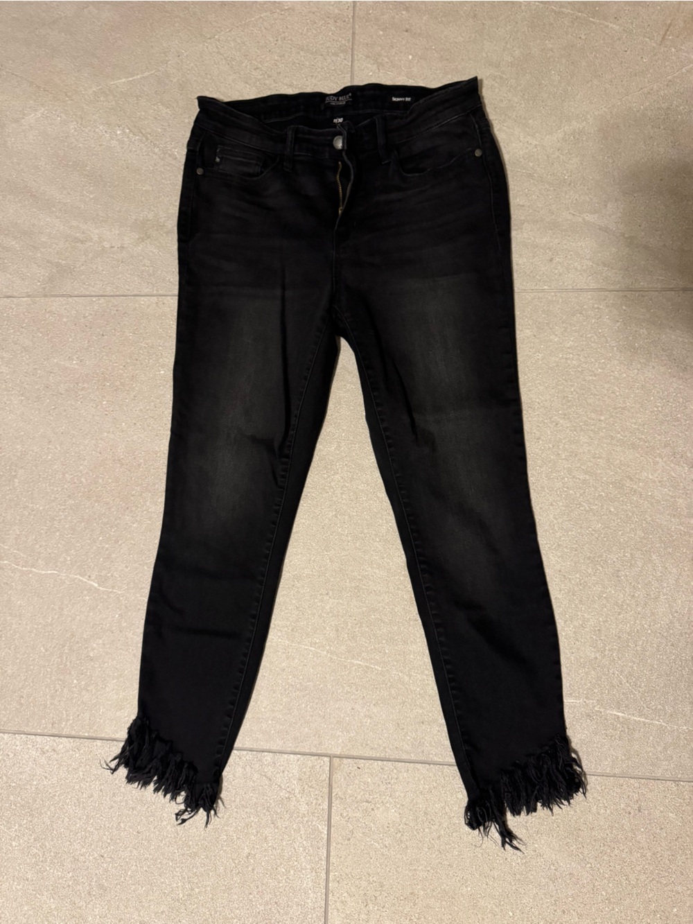 Judy Blue Black Frayed-Hem Skinny Jeans